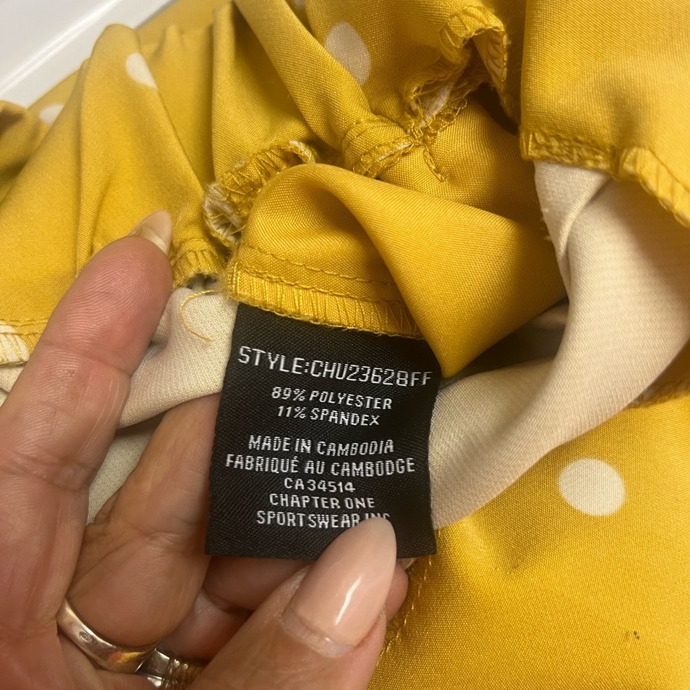 #338 One by Chapter One Adorable  Yellow Polka Dot Ankle Pants (like New) - Picture 7 of 8